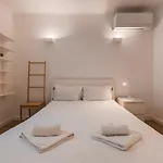 Cozy 2 Bedroom Retreat Apartment
