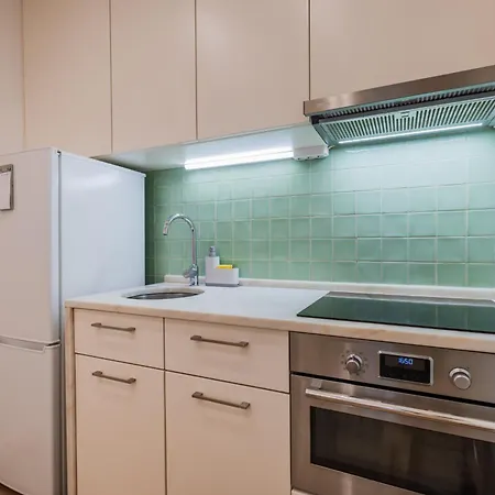 Cozy 2 Bedroom Retreat * リスボン