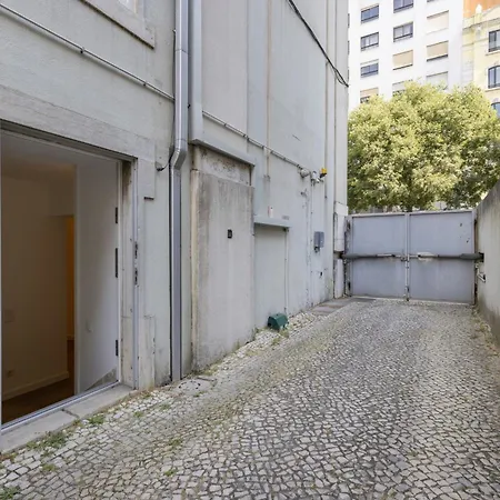 Cozy 2 Bedroom Retreat Daire Lisboa