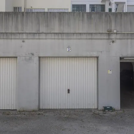 Cozy 2 Bedroom Retreat