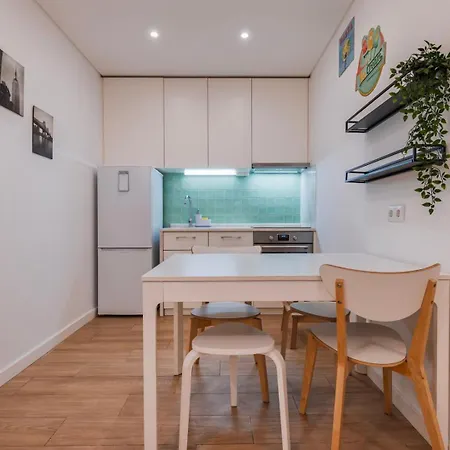Cozy 2 Bedroom Retreat * Lisbona