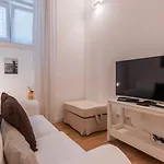 Cozy 2 Bedroom Retreat Appartamento