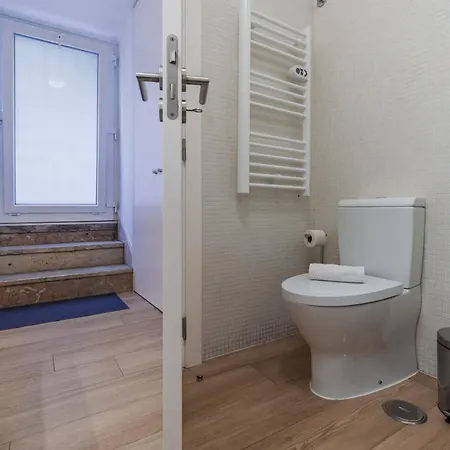 Cozy 2 Bedroom Retreat Lizbona